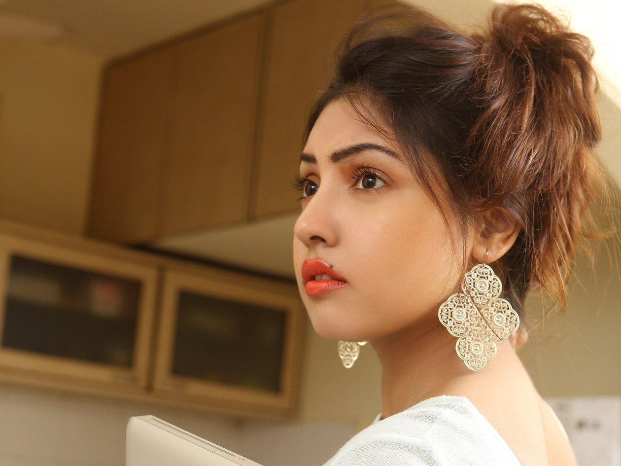 Fond d'écran Komal Jha