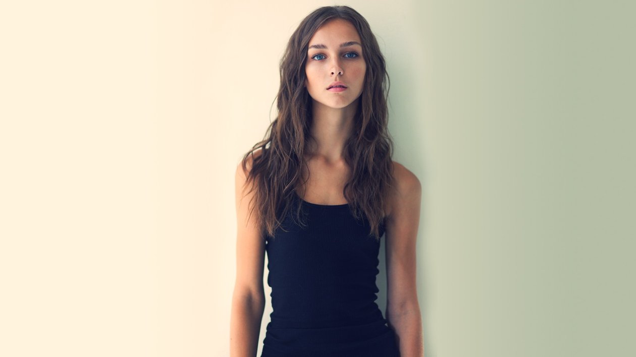 Rachael Leigh Cook Latest