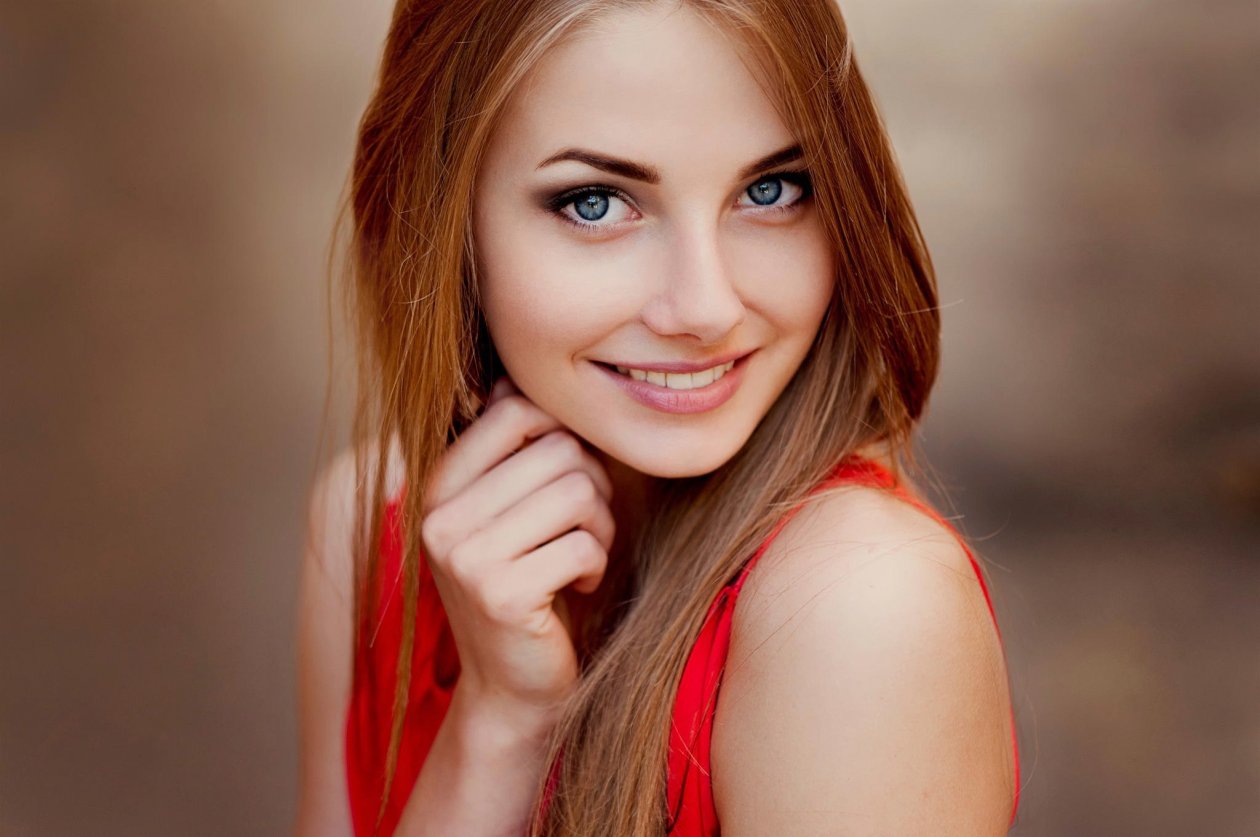 Blue Eyes Blonde Girl