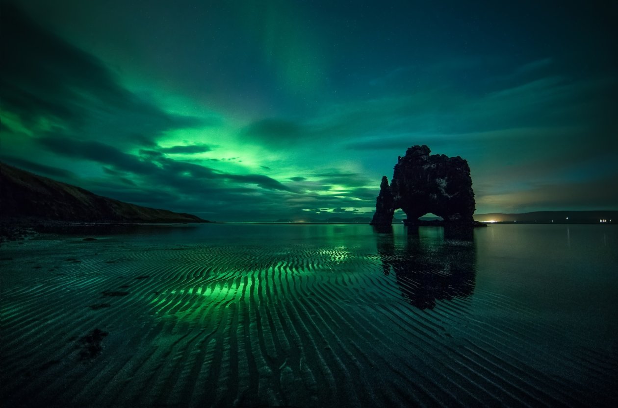 Aurora Borealis Green Reflection