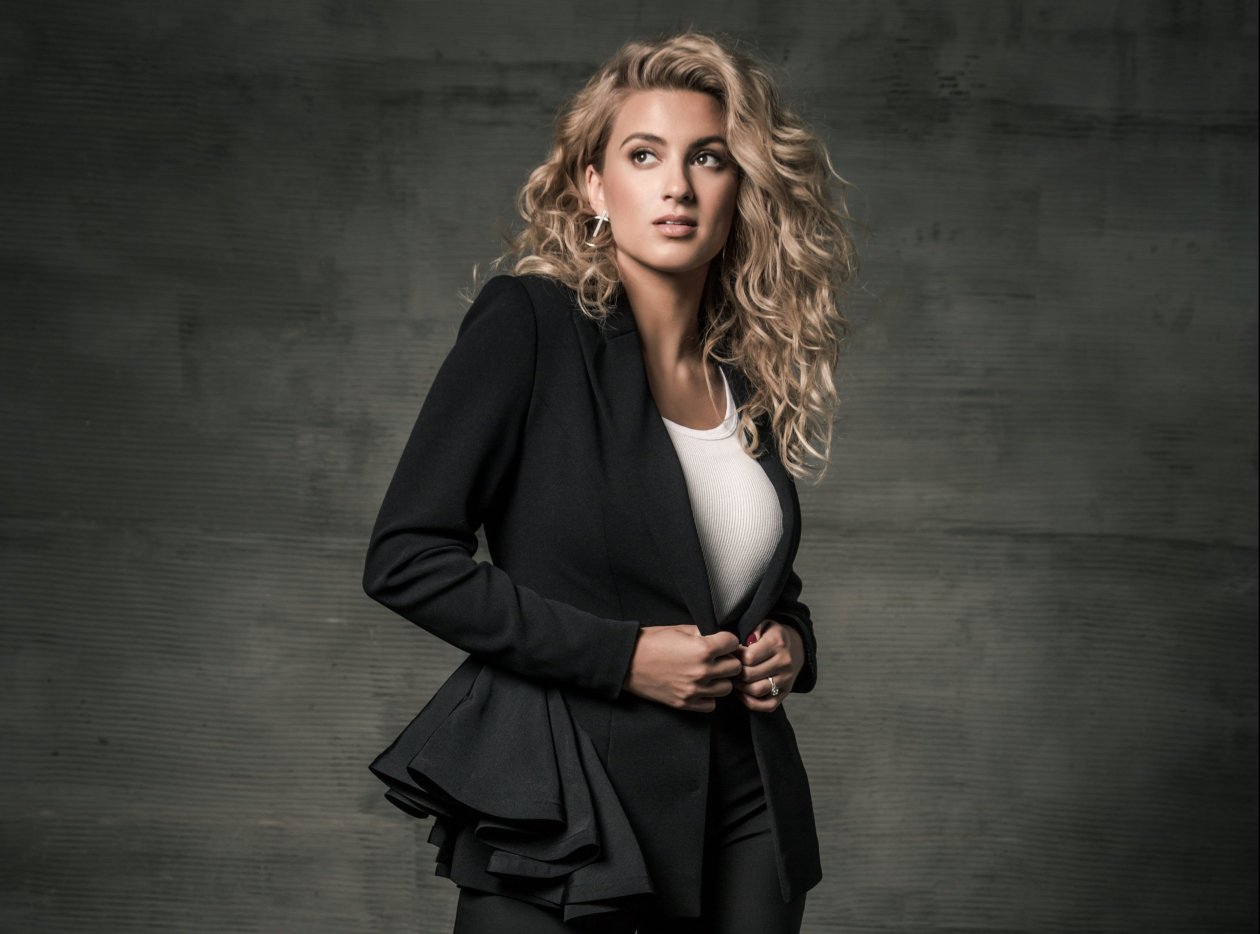 Tori Kelly