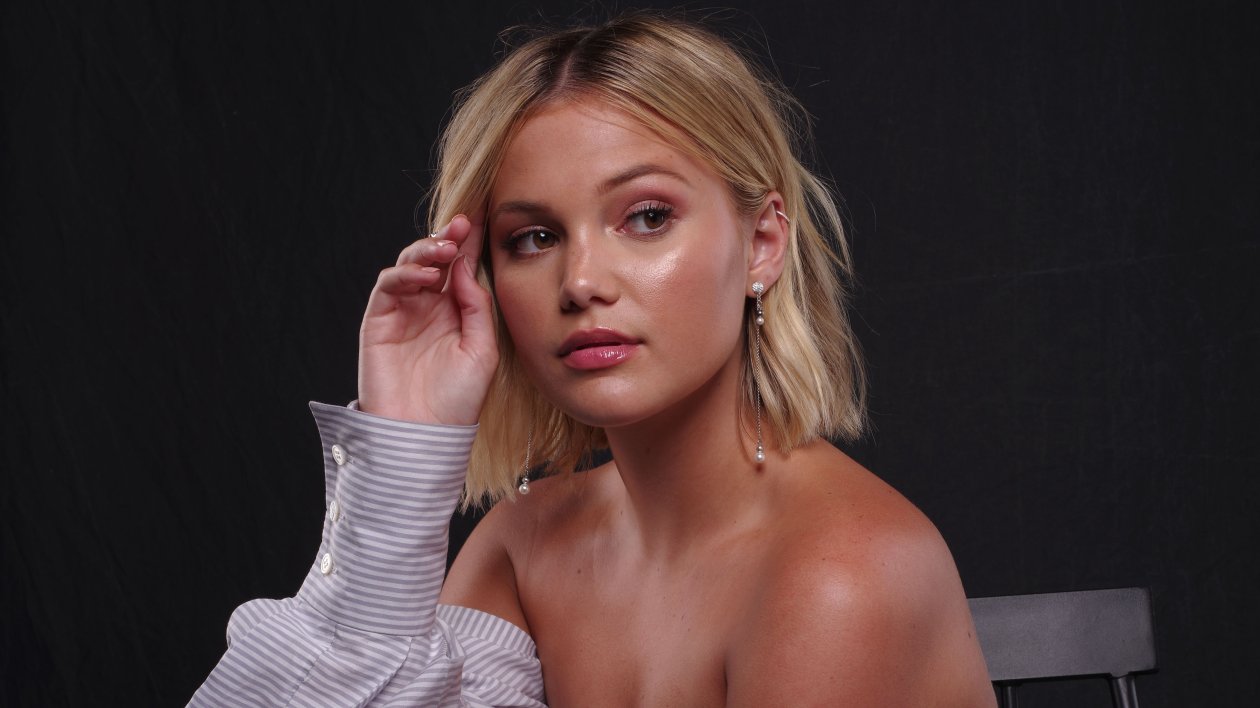 Olivia Holt Comic Con 2018