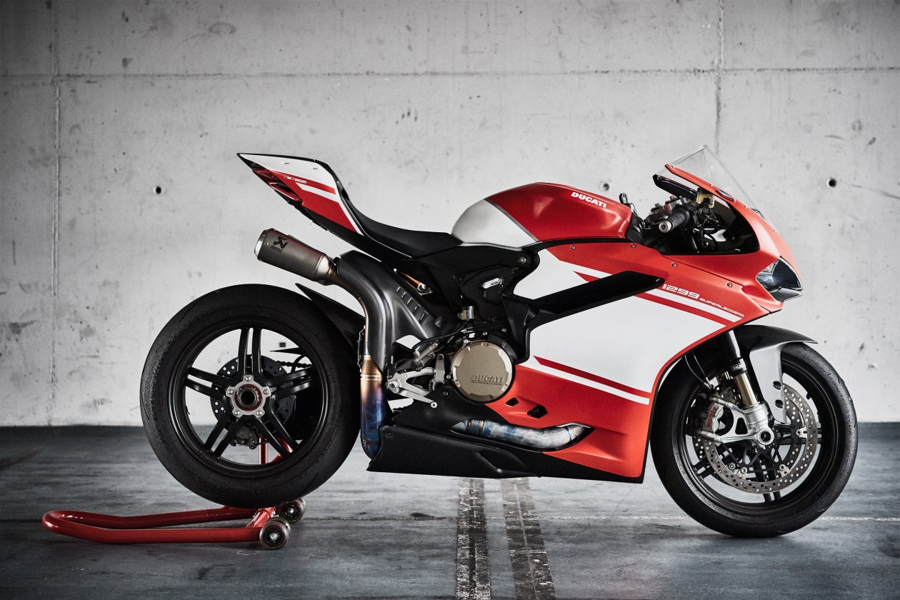 Ducati 1299 Superleggera Bike