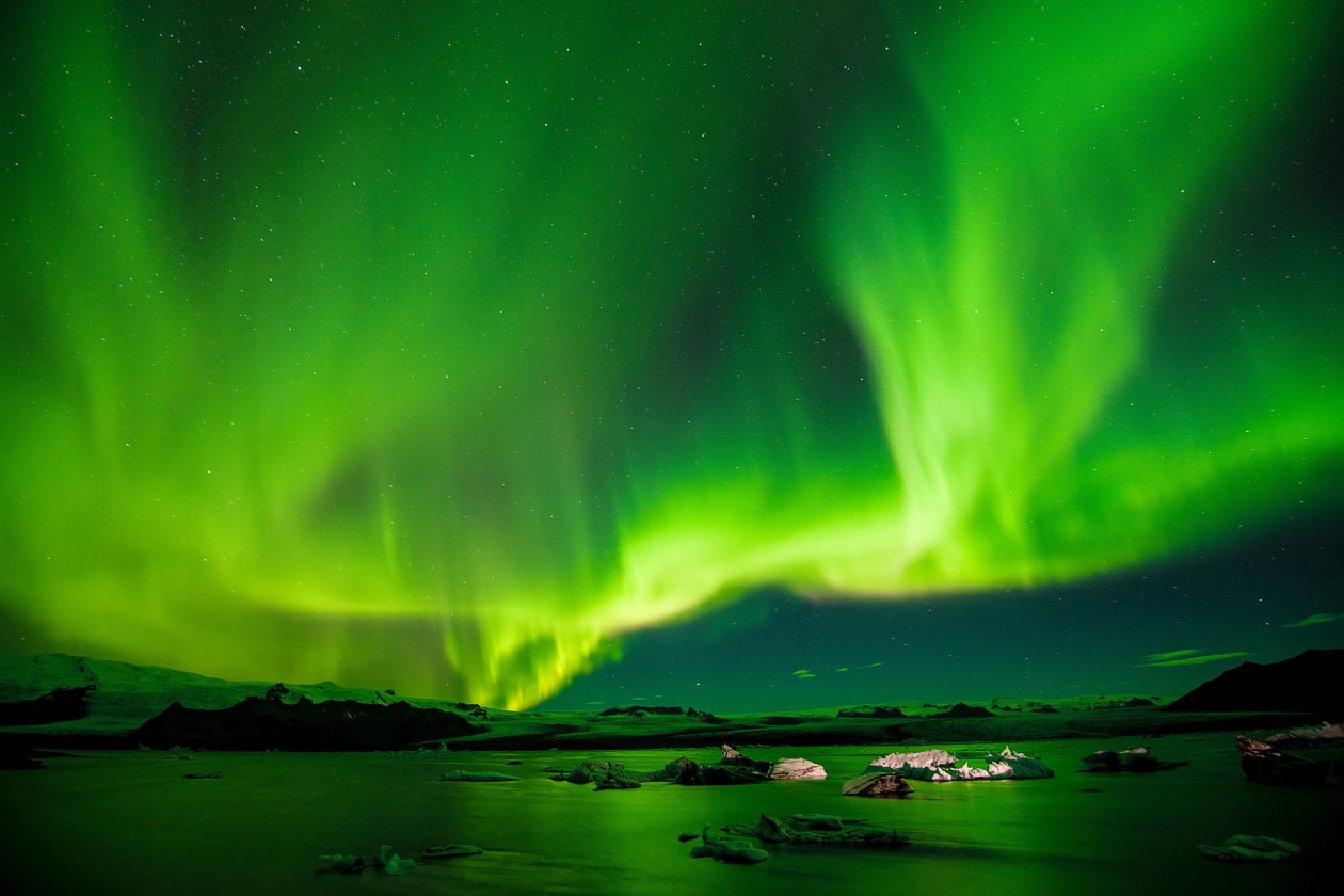 8k Aurora Borealis