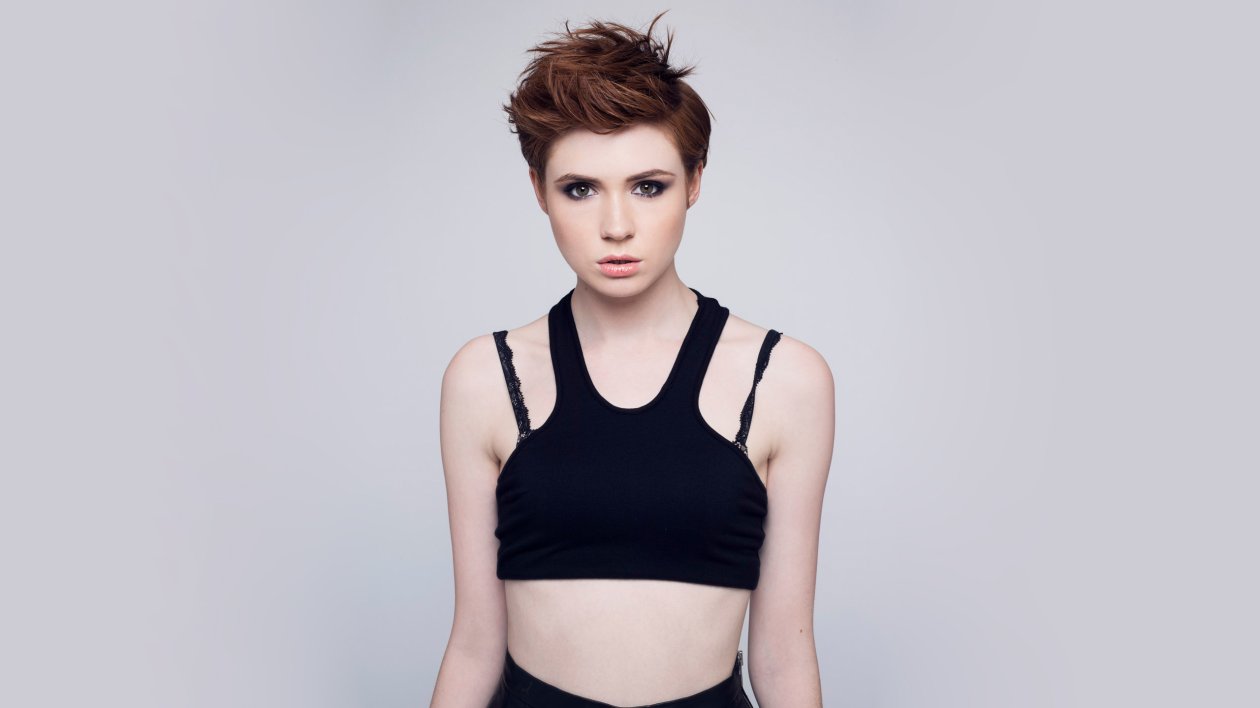Karen Gillian Short Hair