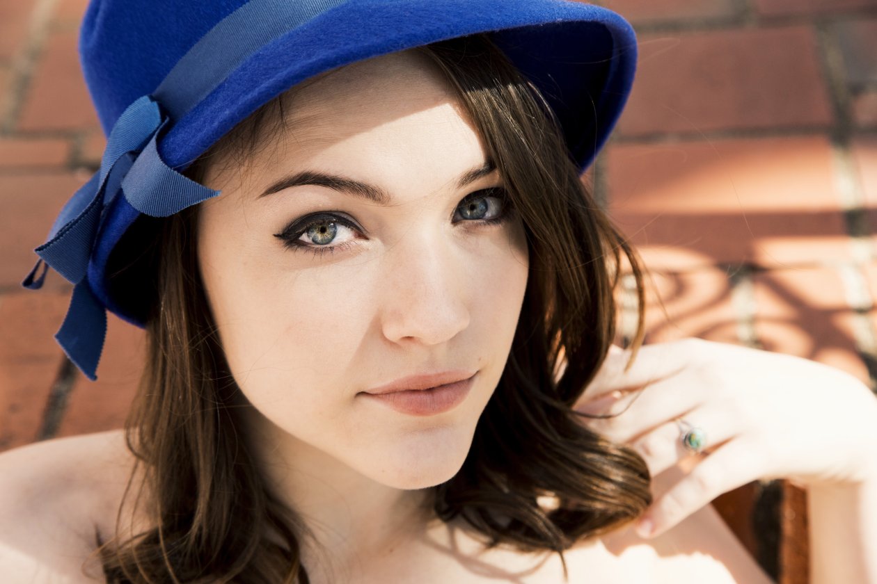 Violett Beane 5k