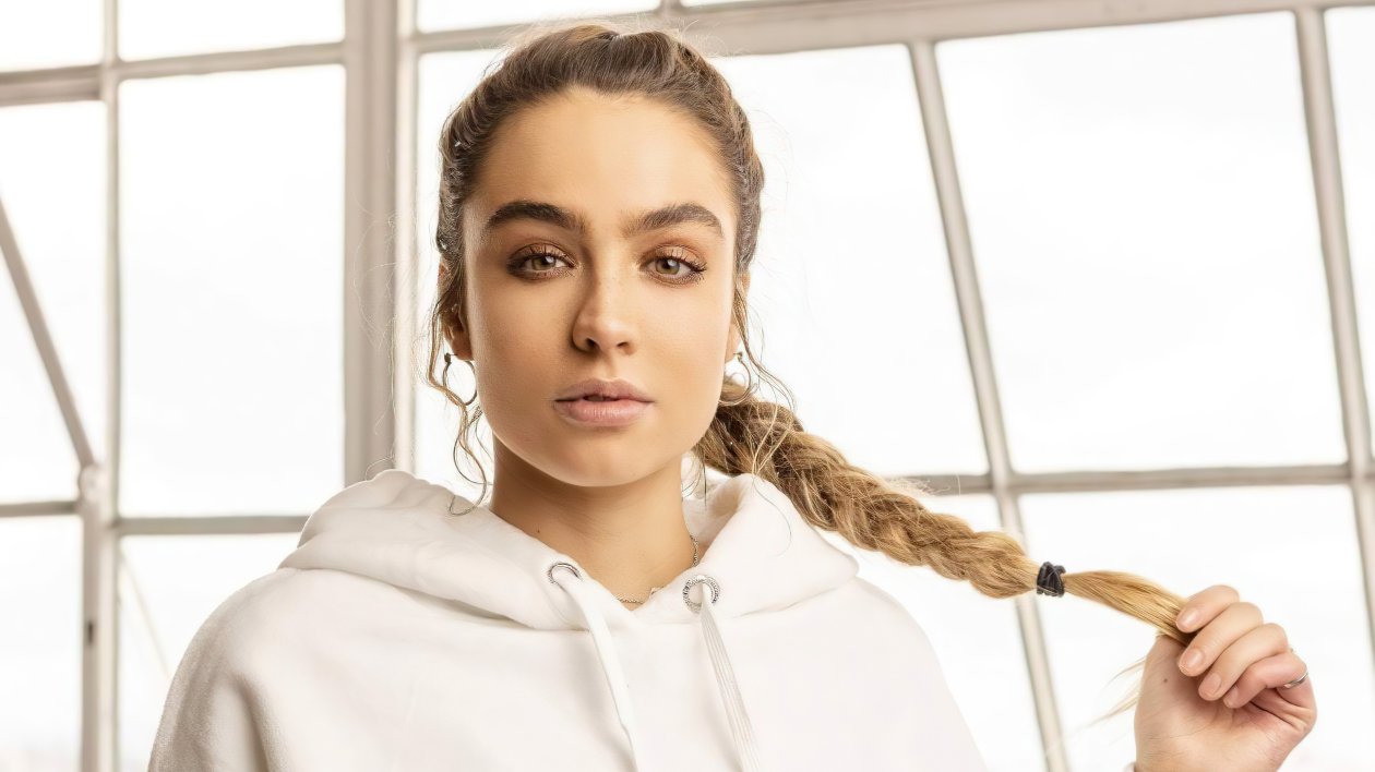 Sommer Ray Activewear 5k