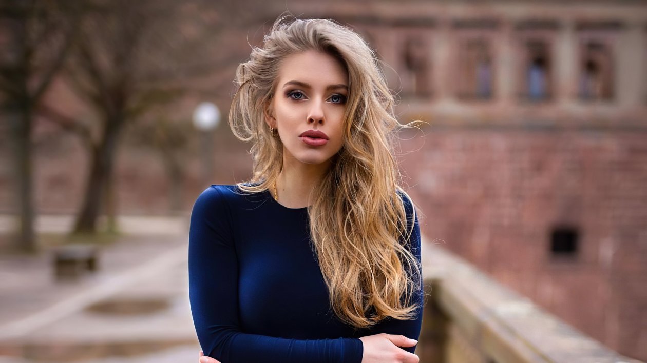 Alexa Breit Blonde In Blue Dress 4k