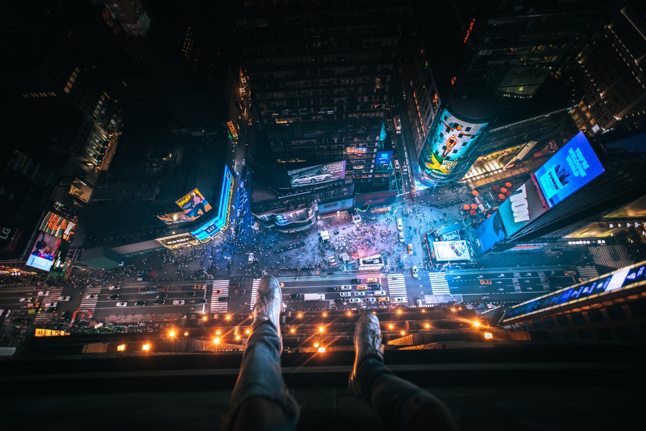 Legs Hanging Aerial View New York City 5k
