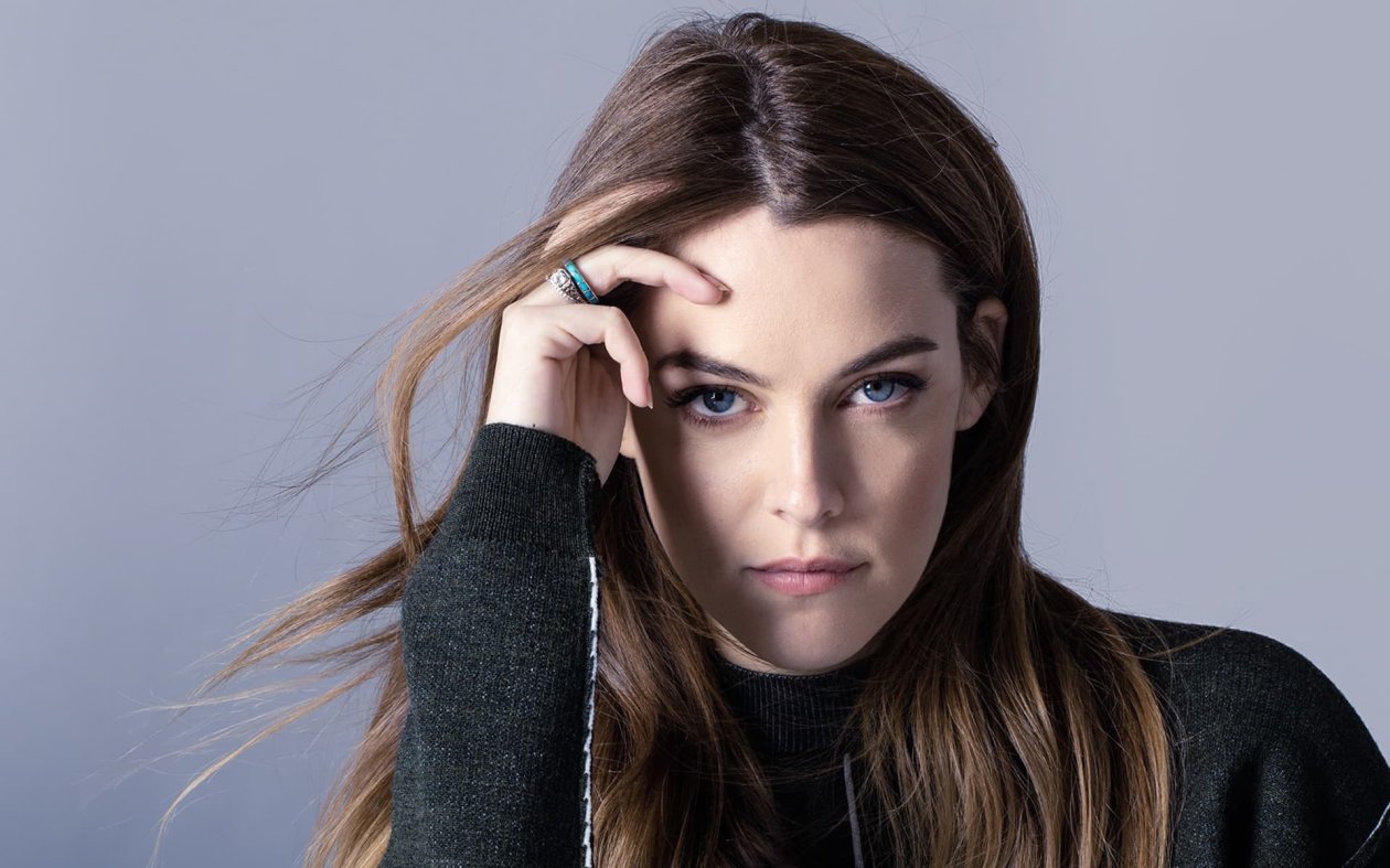 Riley Keough HD
