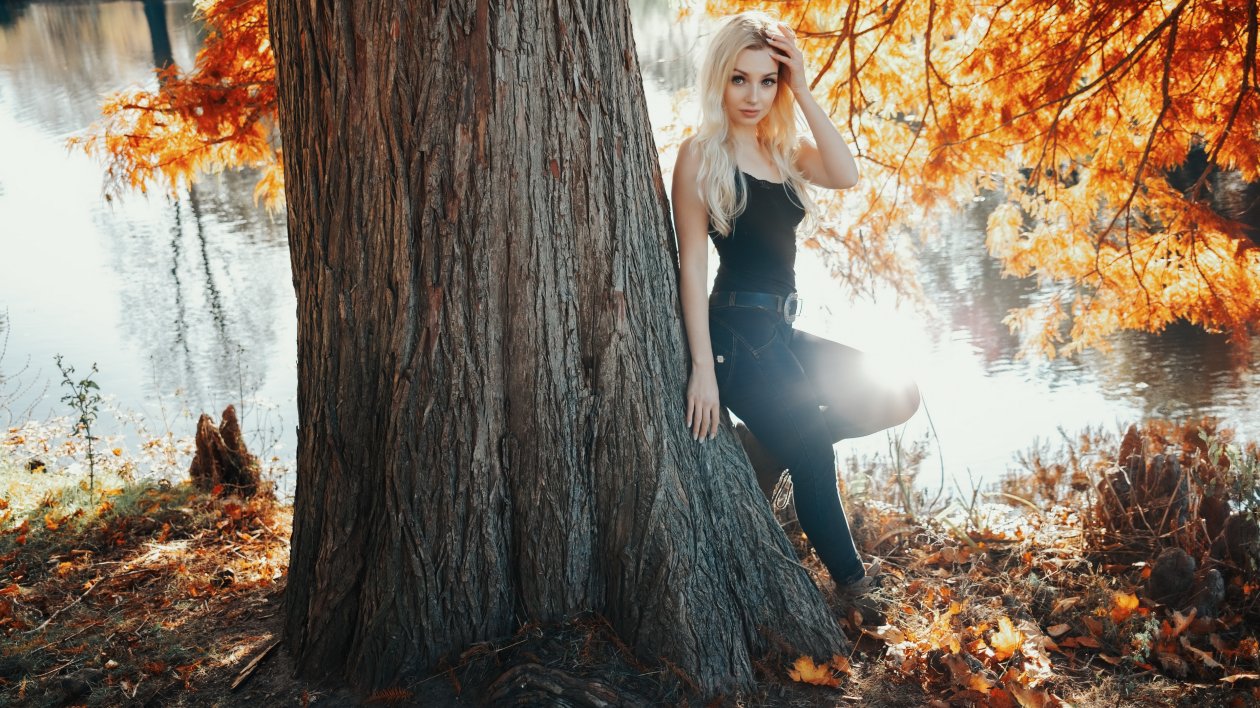 Blonde Girl Autumn Season 4k