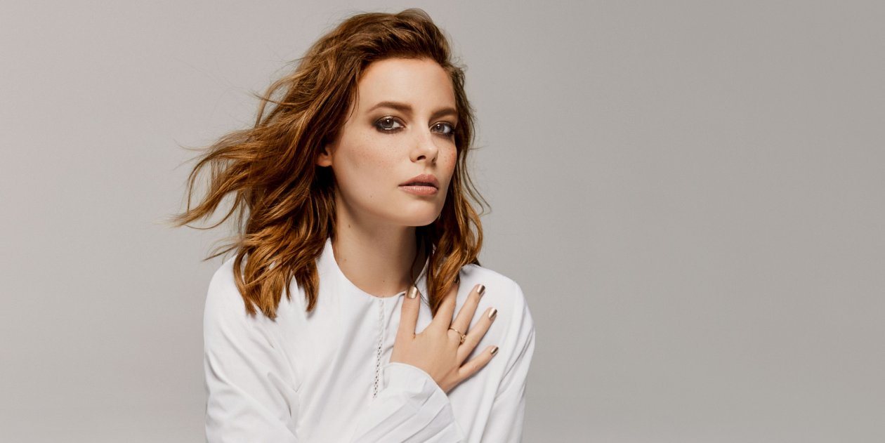 Gillian Jacobs 5k