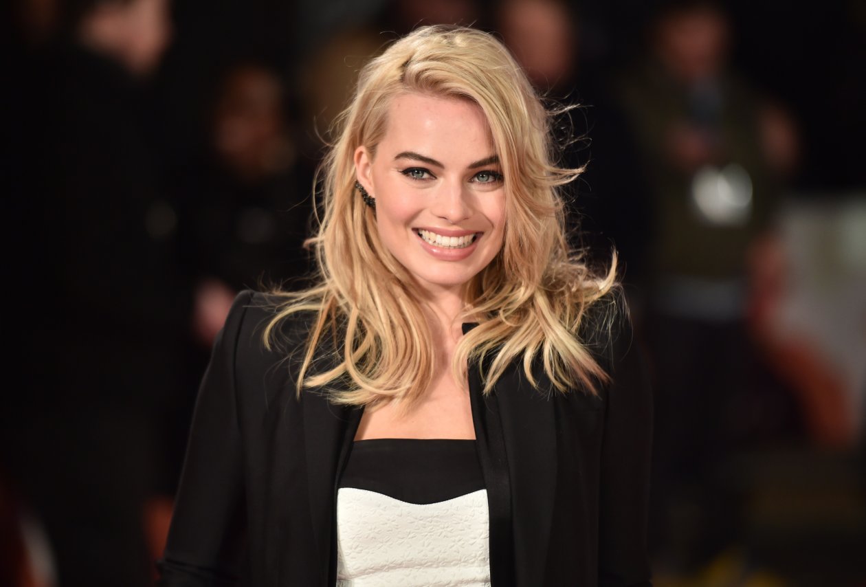 Margot Robbie Smiling Cute 4k