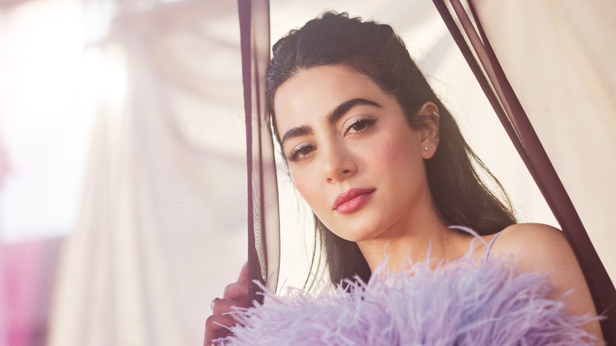 Emeraude Toubia Bustle Magazine 4k