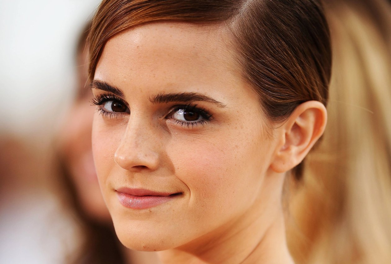 Emma Watson Peach Fuzz 2017