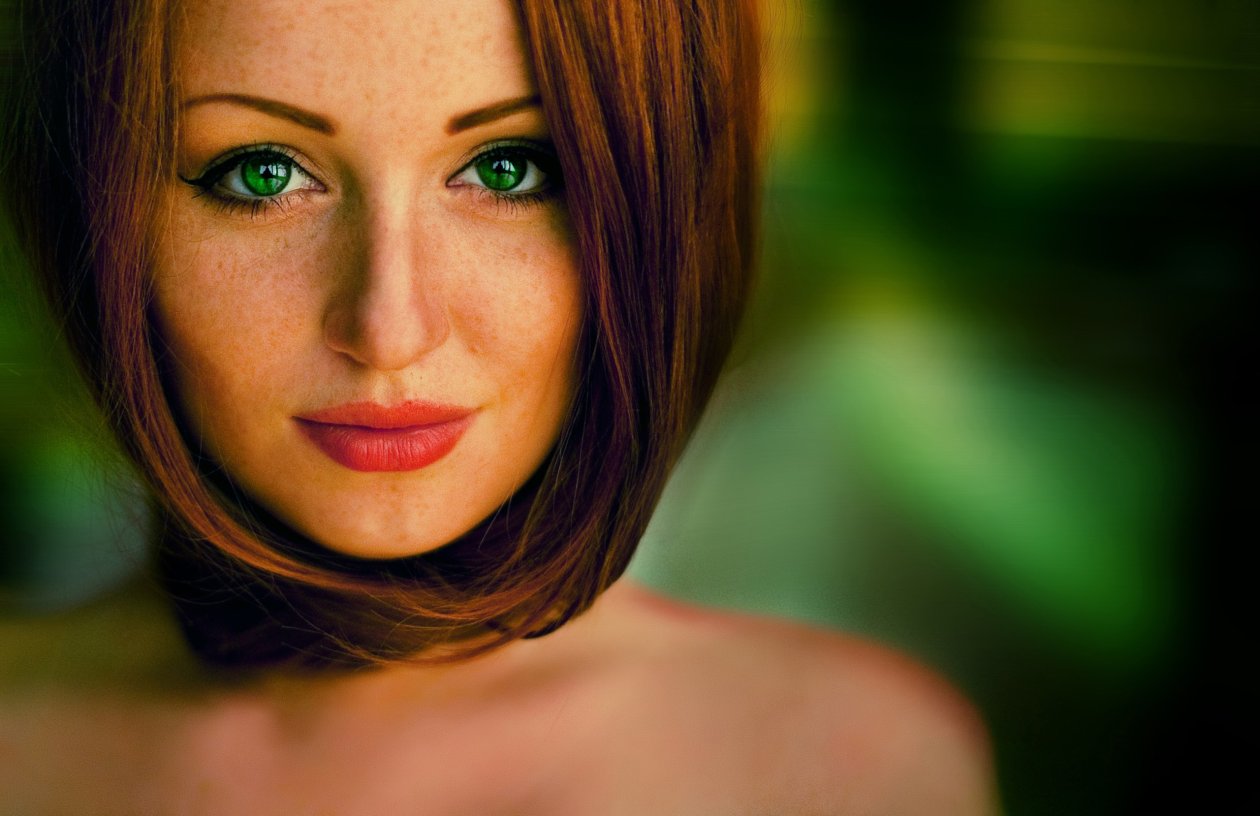 Green Eyes Girl Hd