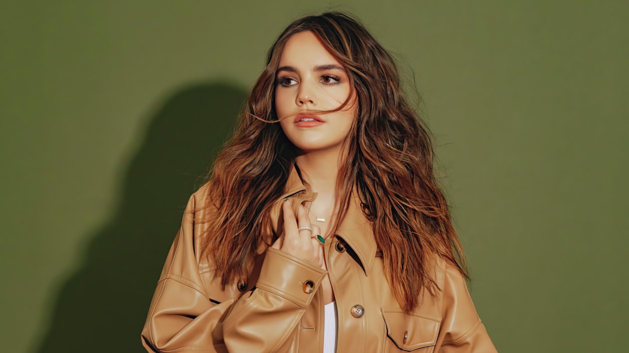 Bailee Madison A Week Away Cibelle Levi 5k