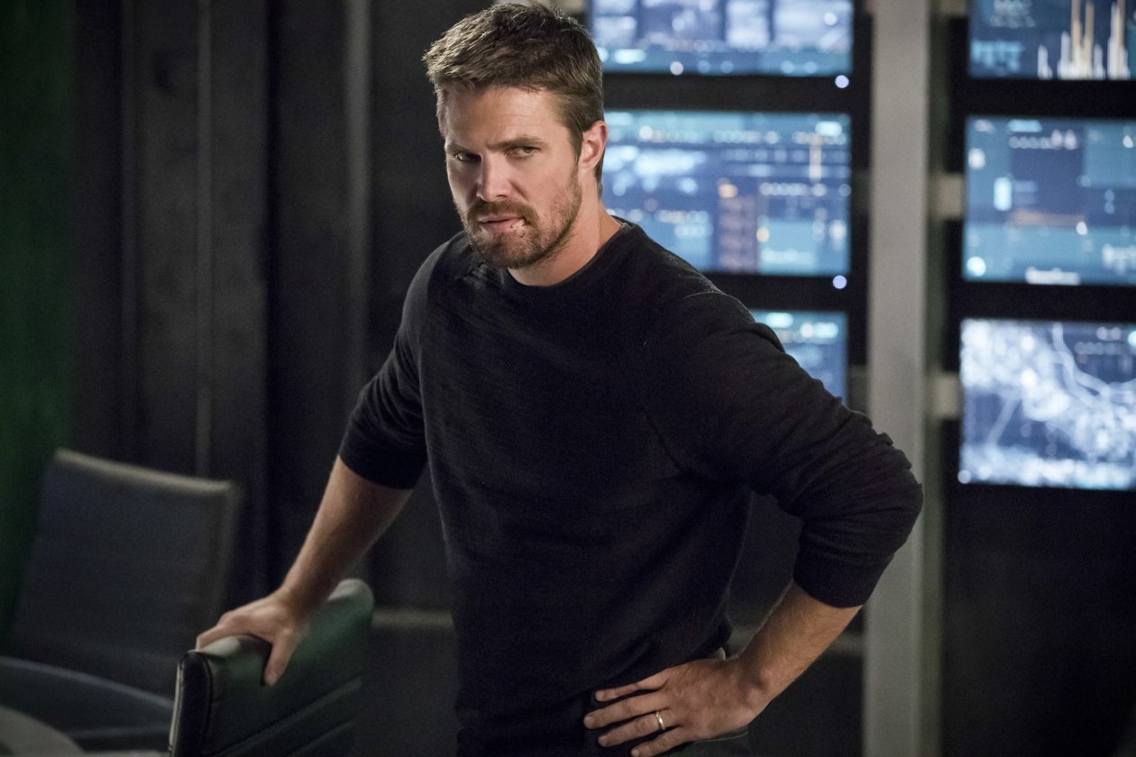 Stephen Amell Oliver Queen Season 6