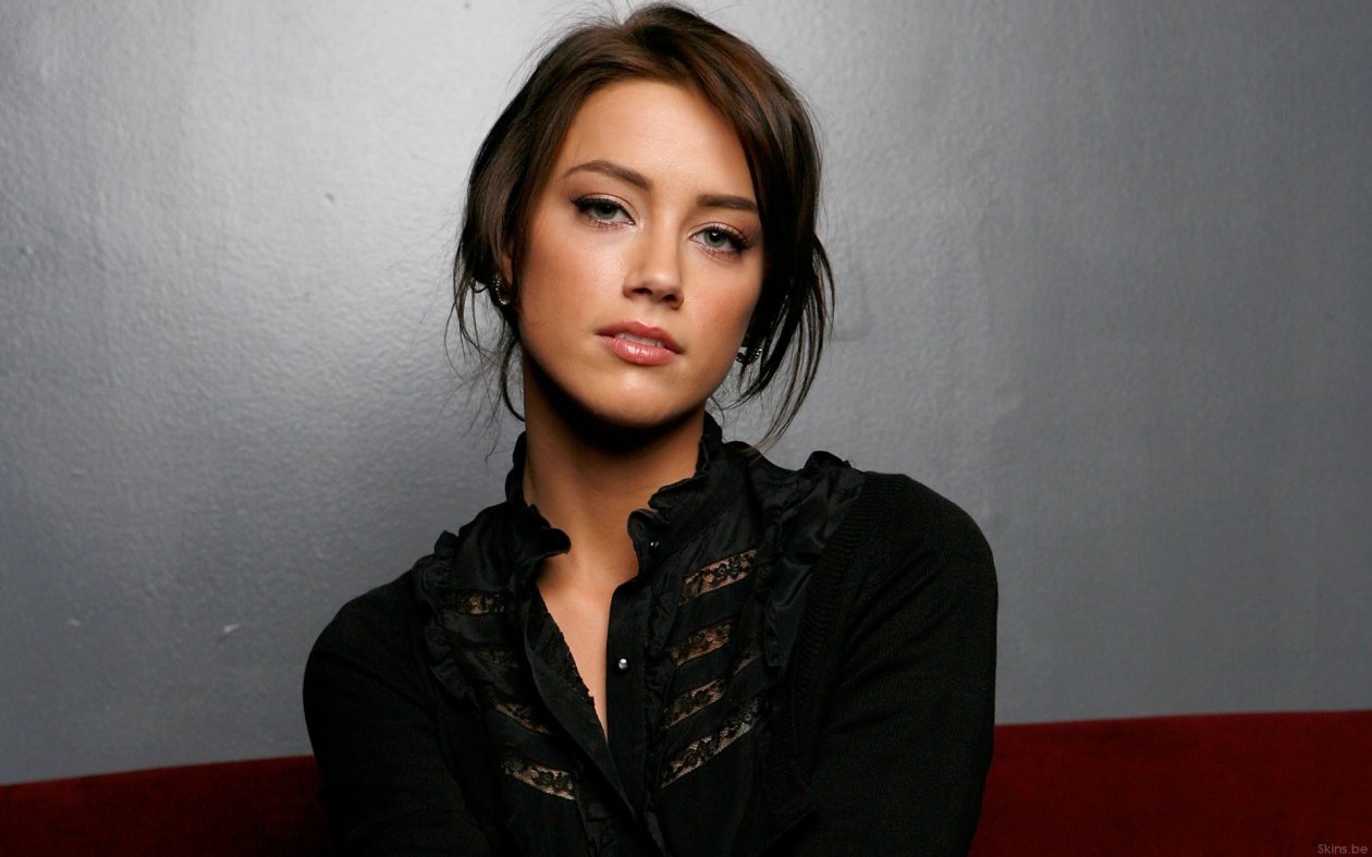 Amber Heard Black Dress