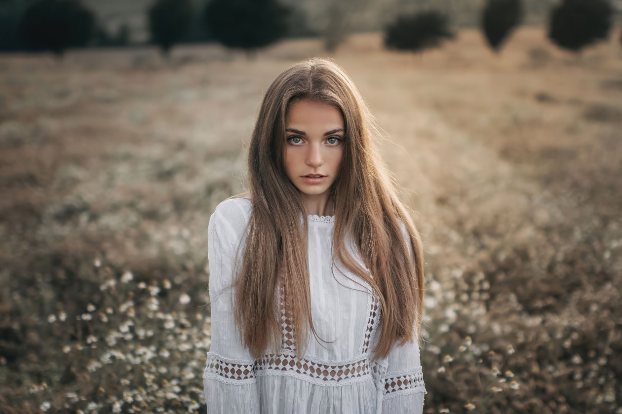 Cute Girl Blonde Hairs 4k