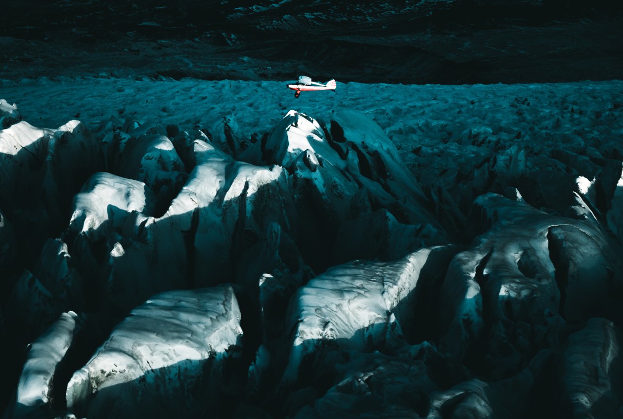 Plane Flying Above Mountains 5k