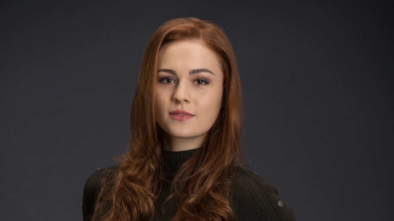 Sophie Skelton Photoshoot For Outlander Tv Series