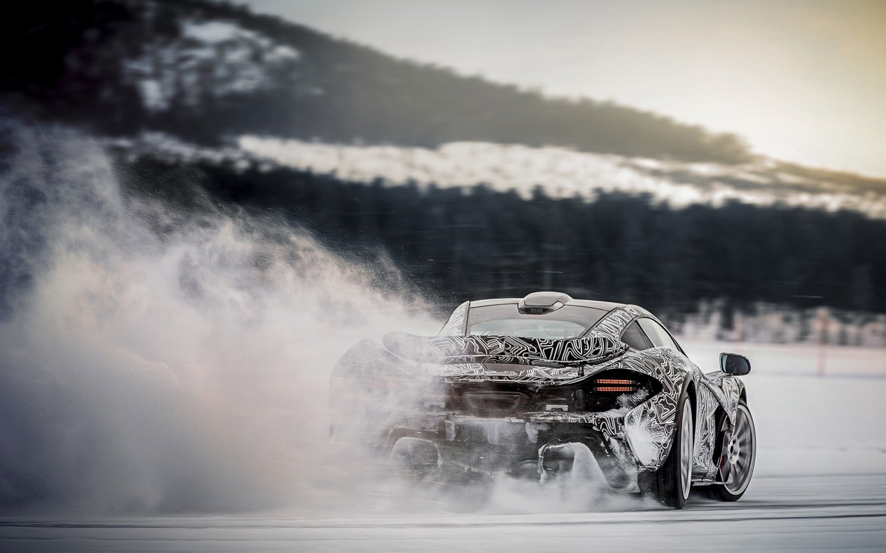 Mclaren P1 Ice Drifting