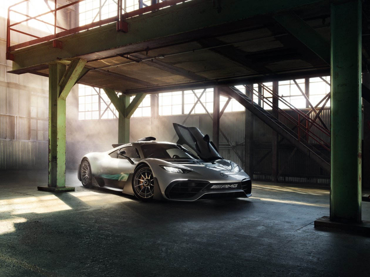 2018 Mercedes AMG Project One Photoshop