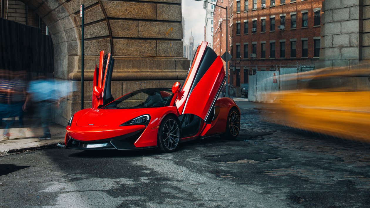 Red McLaren 570S Spider