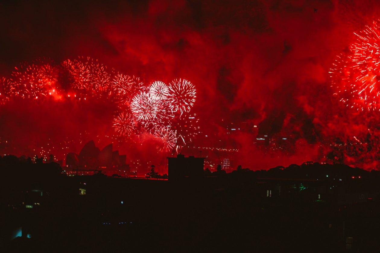 Fireworks Red Evening Festival Explosion 4k
