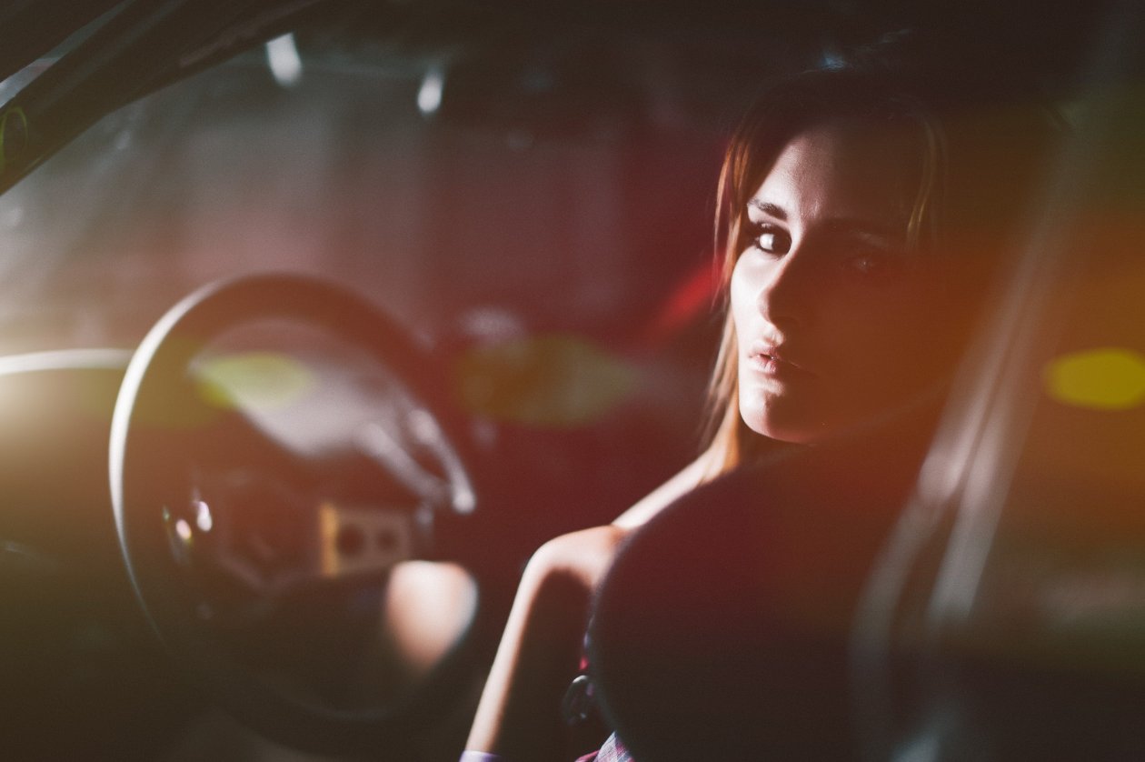 Women With Cars Looking At Viewer 4k