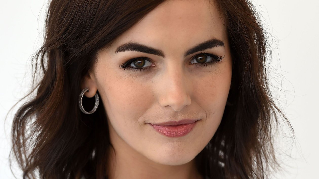 Camilla Belle 2018