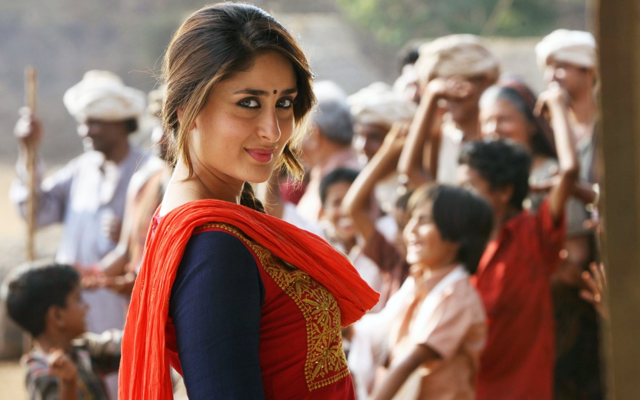 Kareena Kapoor In Desi Suit