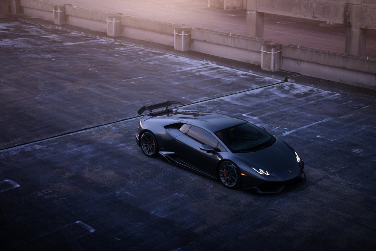 Black Lamborghini Huracan