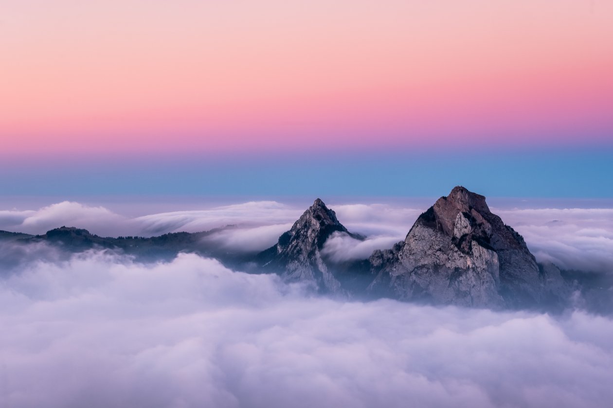 Twin Peaks Mountains In Clouds 4k