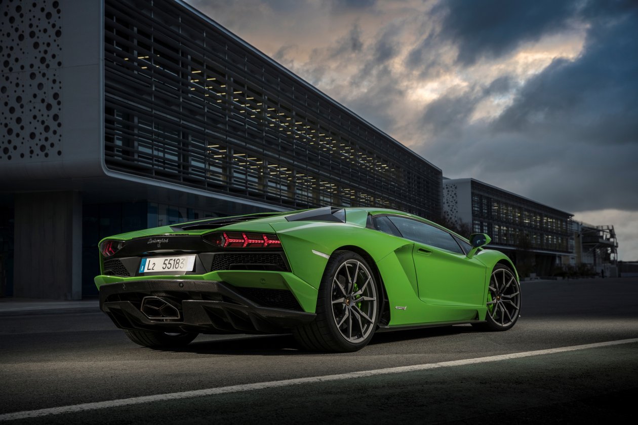 Lamborghini Aventador S 2018