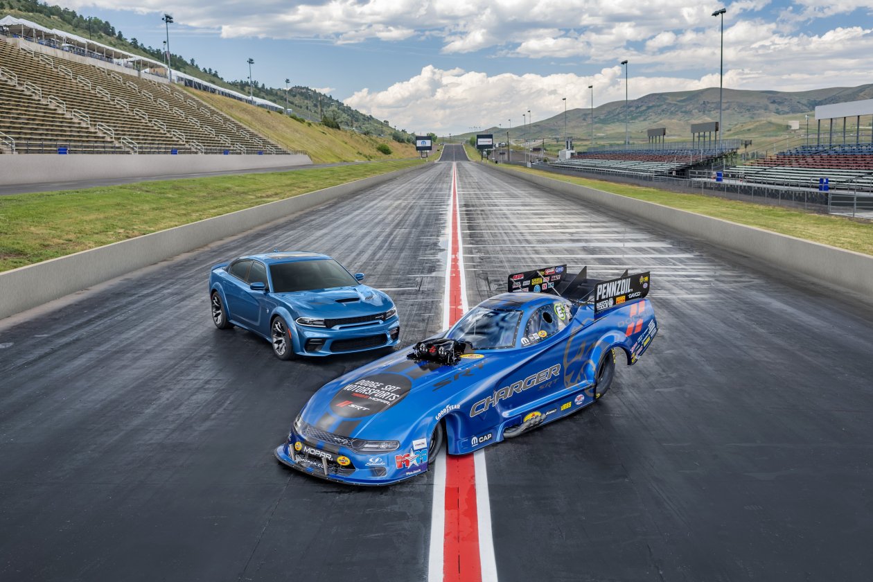 Dodge Rolls 11000 HP Charger SRT Hellcat Widebody