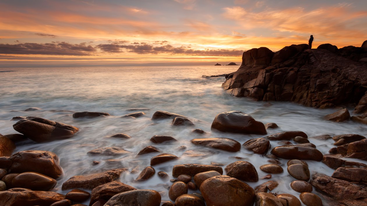 Rocks Shore Long Exposure 4k