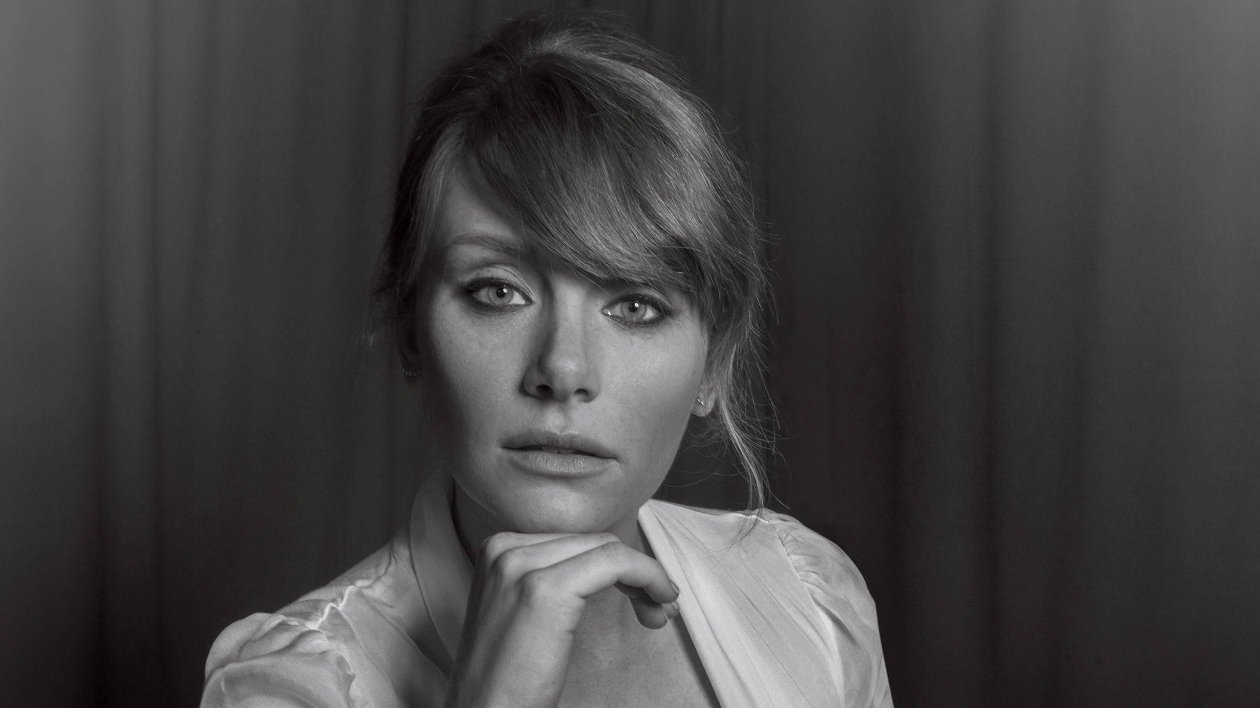 Bryce Dallas Howard Monchrome