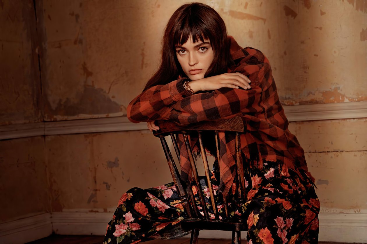 Emma Mackey Net A Porter October 2020