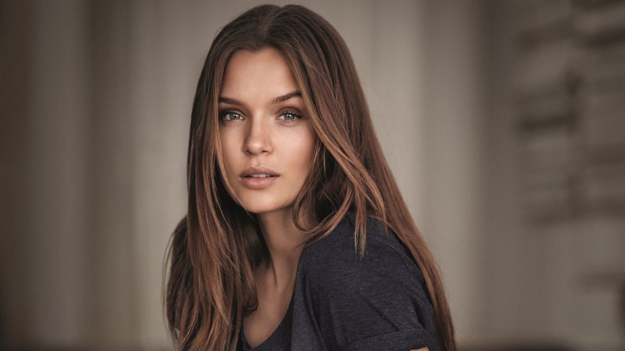 Josephine Skriver 5k 2020