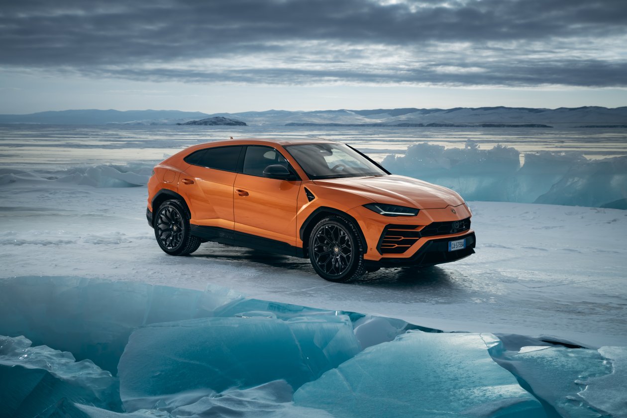 Lamborghini Urus Pearl Capsule Orange 8k