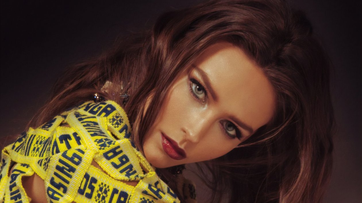Rachel Cook Revista Central Photoshoot