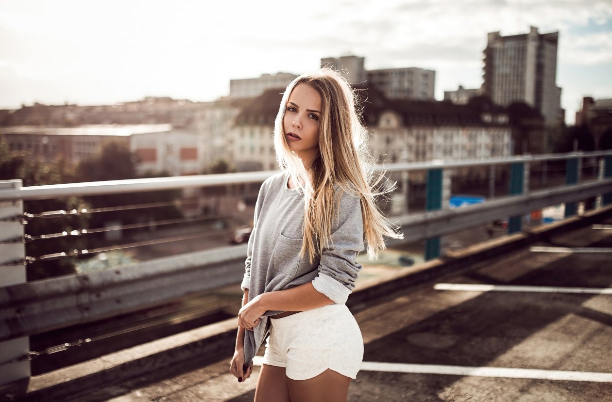 Blonde Girl Open Rooftop 4k