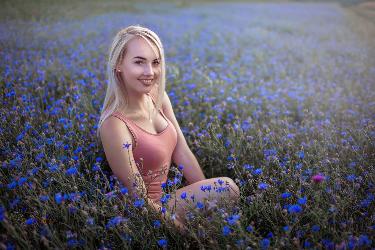 Girl Smiling Lavender Filed 4k
