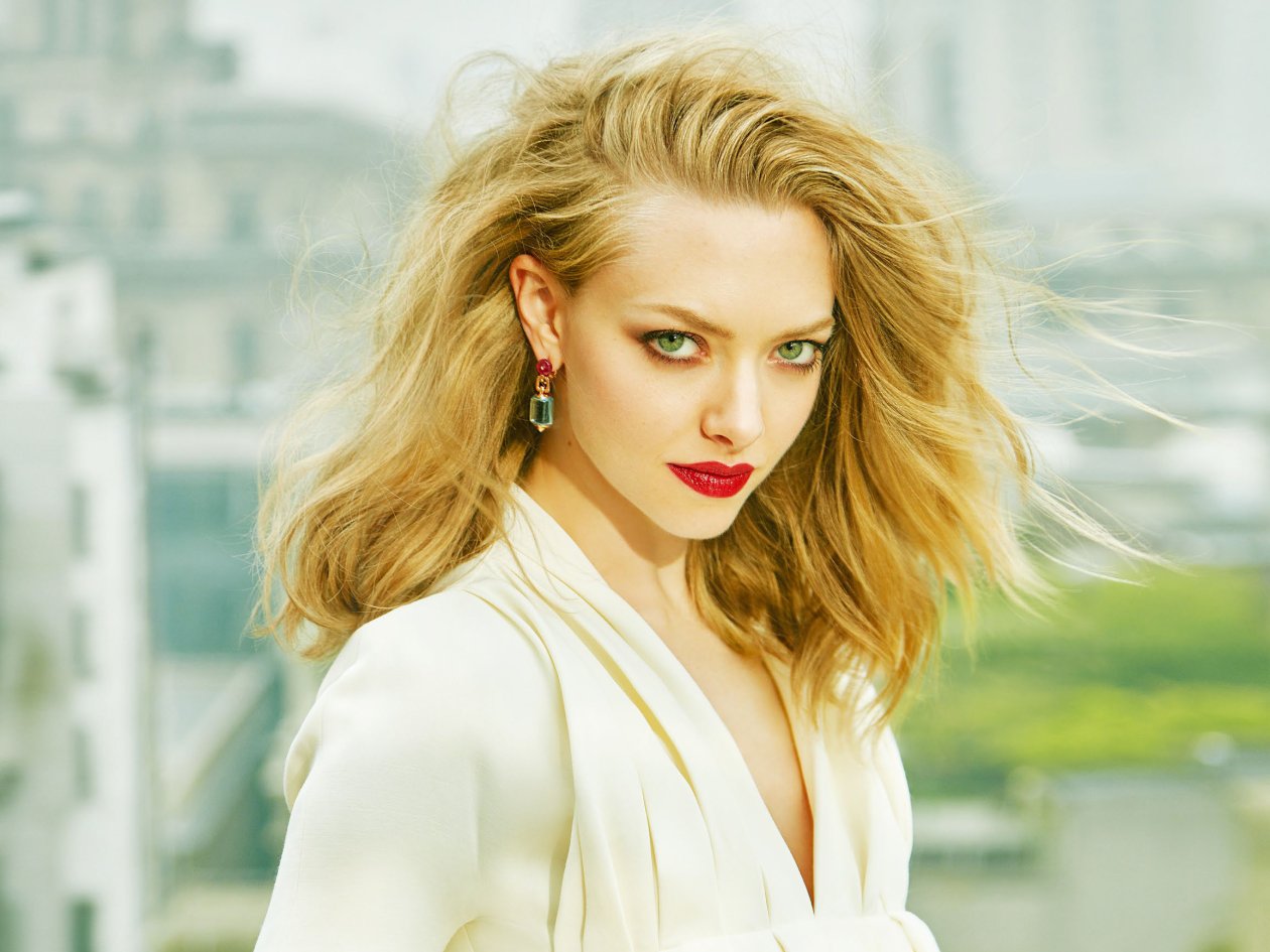 Amanda Seyfried Elle