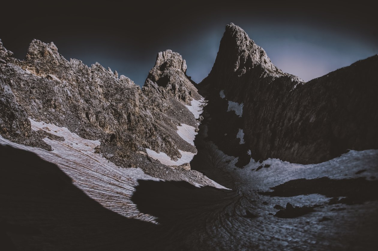 Dark Mountains Covered By Snow 5k