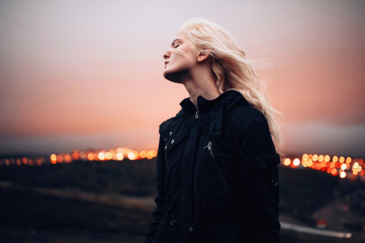 Girl Closed Eyes Brunette 5k