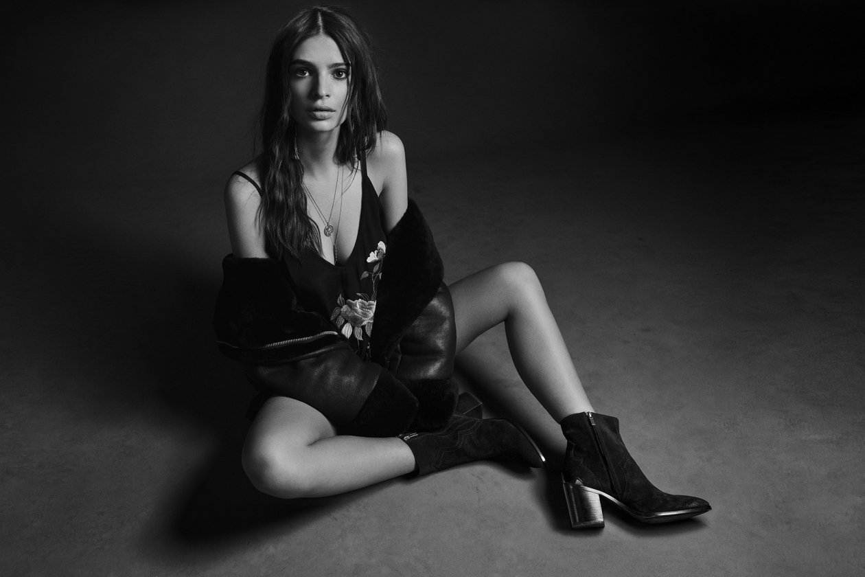 Emily Ratajkowski Black And White
