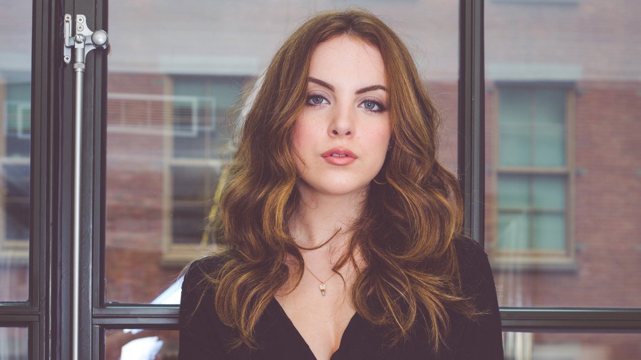 Elizabeth Gillies 2019